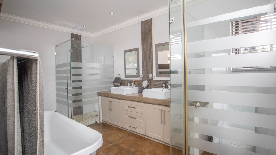 To Let 3 Bedroom Property for Rent in The Coves North West